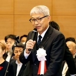 半島振興対策促進大会で、あいさつする和歌山県の宮崎泉知事=29日午後、東京都千代田区