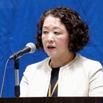 討論集会で発言する連合の芳野友子会長=31日午後、東京都荒川区