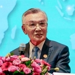 韓国・慶州で記者会見する台湾の林信義・元行政院副院長=1日(共同)