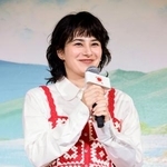 発表会に登場したホラン千秋=17日、東京都台東区