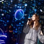 ステージで熱唱するJUJU=東京都千代田区(撮影キセキミチコ・KISEKI inck)