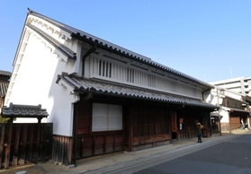 町家としては県内で最も古いとされる旧岡田家住宅=伊丹市宮ノ前2 町家としては県内で最も古いとされる旧岡田家住宅=伊丹市宮ノ前2