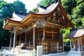 300年前の色彩がよみがえった高座神社本殿=丹波市山南町谷川 300年前の色彩がよみがえった高座神社本殿=丹波市山南町谷川