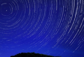 星の降る夜に(撮影・鈴木雅之) 星の降る夜に(撮影・鈴木雅之)