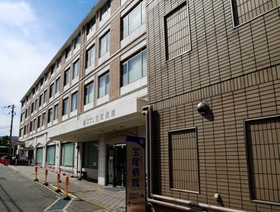 宝塚病院 宝塚市野上2(阪急逆瀬川駅から西へ徒歩1分) 宝塚病院 宝塚市野上2(阪急逆瀬川駅から西へ徒歩1分)