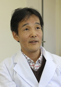 「痛みを長く引きずってきた人は治りにくい傾向にあります。薬以外の手段もあるので、ペインクリニックの受診を勧めます」と話す高原寛副部長=姫路市仁豊野 「痛みを長く引きずってきた人は治りにくい傾向にあります。薬以外の手段もあるので、ペインクリニックの受診を勧めます」と話す高原寛副部長=姫路市仁豊野