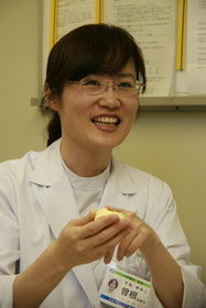 「治療のストレスで子どもが歯科嫌いにならないようにしたいです」と話す曽根由美子医長=神戸市須磨区高倉台1 「治療のストレスで子どもが歯科嫌いにならないようにしたいです」と話す曽根由美子医長=神戸市須磨区高倉台1