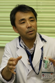 「TCHという概念ができたことで、治療方針が随分と変わりました」と話す渋谷恭之准教授=神戸市中央区楠町7 「TCHという概念ができたことで、治療方針が随分と変わりました」と話す渋谷恭之准教授=神戸市中央区楠町7