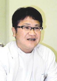「側彎は身長の高低と同じで個性ともいえます。軽度だと病気ではないので心配し過ぎないでください」と話す森山徳秀講師=西宮市武庫川町 「側彎は身長の高低と同じで個性ともいえます。軽度だと病気ではないので心配し過ぎないでください」と話す森山徳秀講師=西宮市武庫川町