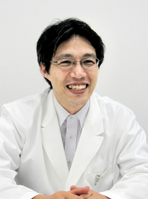 「体重の減少も主な症状の一つ。注意してほしいです」と話す小林和幸講師=神戸市中央区楠町7 「体重の減少も主な症状の一つ。注意してほしいです」と話す小林和幸講師=神戸市中央区楠町7