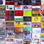 多彩なカセットテープ。全て新曲が収録され、国内外から注文は絶えない=加西市北条町北条、トビラレコーズ