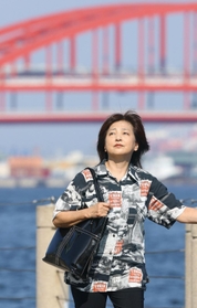 現場の仕事を離れ、楽しみにしていたのが旅行。「海外の友人にゆっくり会いたかったのですが、今はお預けです」=神戸・ハーバーランド(撮影・小林良多) 現場の仕事を離れ、楽しみにしていたのが旅行。「海外の友人にゆっくり会いたかったのですが、今はお預けです」=神戸・ハーバーランド(撮影・小林良多)