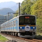 富士急行6000系は、JRから譲渡された205系です。カラフルに塗装された車両もあり、ファンとして目が離せません(齋藤晃人さん撮影)