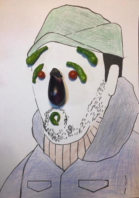 「収穫した野菜で田中邦衛さんを描いてみました」(古今亭志ん五さん提供)