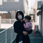 コロナ禍でひとり親は厳しい状況に立たされています ※画像はイメージです(Yuu/stock.adobe.com)