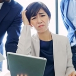 入社してすぐ「転職したい」と感じ、悩んでいる人も多いのではないでしょうか(metamorworks/stock.adobe.com)