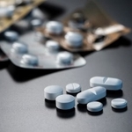 安心してください、勧めたのは市販薬です。画像はイメージ(kai/stock.adobe.com)