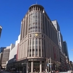 日本の百貨店の発祥とされる三越日本橋本店。1935年に竣工した本館は国の重要文化財に指定されている