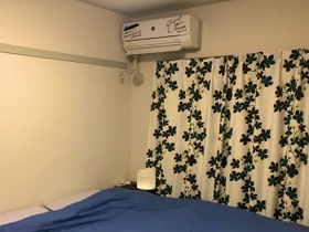 何やら様子のおかしなエアコンがありますねえ…(提供) 何やら様子のおかしなエアコンがありますねえ…(提供)