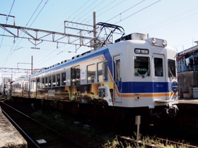 片側2扉車が特徴の2200系グループ 片側2扉車が特徴の2200系グループ