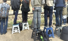 ゾウの屋外観覧でこんな光景が…この当時は使用OKだった踏み台ですがこれはちょっと…(提供画像) ゾウの屋外観覧でこんな光景が…この当時は使用OKだった踏み台ですがこれはちょっと…(提供画像)