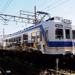 片側2扉車が特徴の2200系グループ