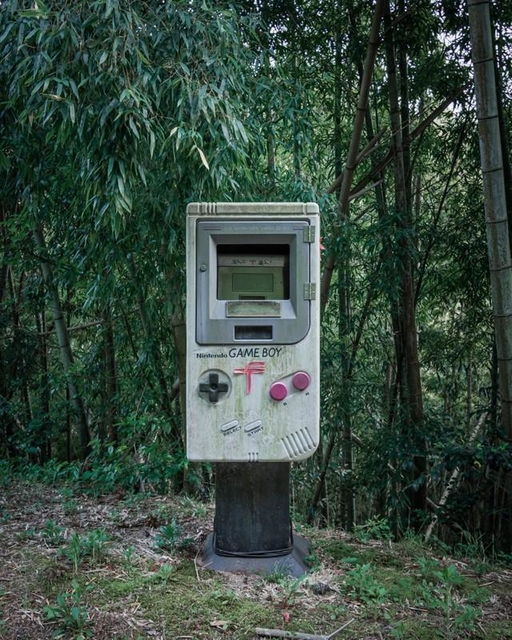 懐かしすぎる初代ゲームボーイをかたどった郵便ポスト(えぬびいさん提供)