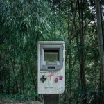 懐かしすぎる初代ゲームボーイをかたどった郵便ポスト(えぬびいさん提供)