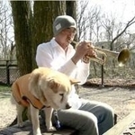 コンサートを企画したジャズ・トランぺッターの浜田博行さん(故人)と愛犬・ジジくん
