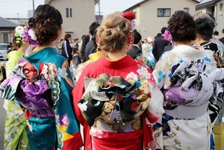 約半数が新成人になった際の”御祝儀”を「もらっていない」と回答 ※画像はイメージです(photoAC)