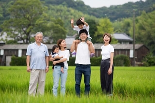 約4割が「帰省しない」と回答 ※画像はイメージです(kazoka303030/stock.adobe.com)
