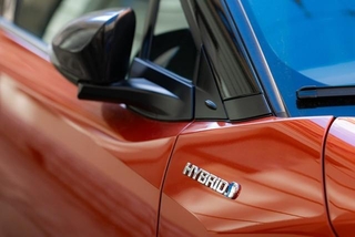 ハイブリッド車のおすすめ車種は? ※画像はイメージです(Ruslan/stock.adobe.com)