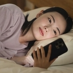 日中のストレスでつい夜更かしをしてしまう「リベンジ夜更かし」をする人が半数 ※画像はイメージです(aijiro/stock.adobe.com)