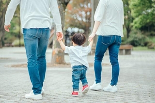 子どもが欲しいものの、将来に不安がある人は約6割。 ※画像はイメージです(buritora/stock.adobe.com/)