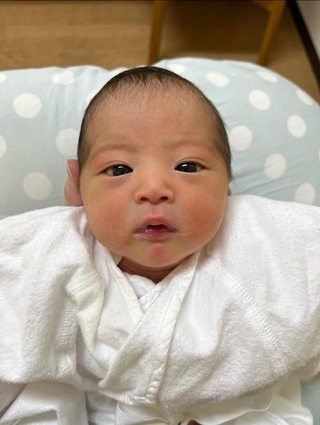 生後3日目でお目目がくりくりの娘・えなちゃん/Ayakaさん(@_ta107)提供