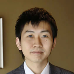 記録係の井田明宏奨励会三段(撮影・吉田敦史)