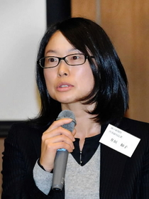 記者の目で取り組みを評価する井垣和子丹波総局記者=篠山市黒岡、篠山市民センター 記者の目で取り組みを評価する井垣和子丹波総局記者=篠山市黒岡、篠山市民センター