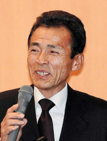 西紀南まちづくり協議会の取り組みを報告する北山透事務局長=篠山市黒岡、篠山市民センター 西紀南まちづくり協議会の取り組みを報告する北山透事務局長=篠山市黒岡、篠山市民センター