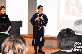 新たな取り組みについて語る伊丹老松酒造取締役の重村侑哉さん=神戸市中央区加納町4、アンカー神戸 新たな取り組みについて語る伊丹老松酒造取締役の重村侑哉さん=神戸市中央区加納町4、アンカー神戸