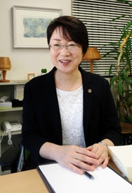 「差別をなくす力を持つ社会になれば」と語る梁英子弁護士=神戸市中央区 「差別をなくす力を持つ社会になれば」と語る梁英子弁護士=神戸市中央区
