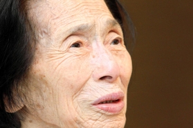 戦争の記憶をたどる治居冨美さん=小野市市場町、くつろぎの杜 戦争の記憶をたどる治居冨美さん=小野市市場町、くつろぎの杜
