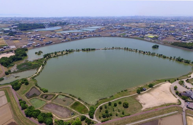 播州平野に点在するため池。これも播磨のシンボル=兵庫県稲美町加古 播州平野に点在するため池。これも播磨のシンボル=兵庫県稲美町加古