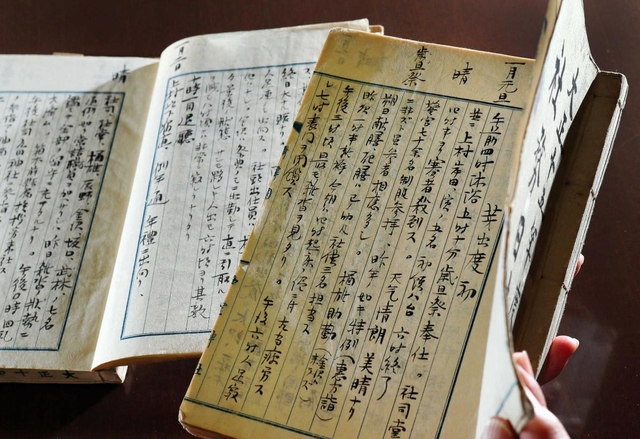 西宮神社の社務日誌。「参者相応多シ」の記述が見える=西宮市社家町(撮影・大山伸一郎) 西宮神社の社務日誌。「参者相応多シ」の記述が見える=西宮市社家町(撮影・大山伸一郎)