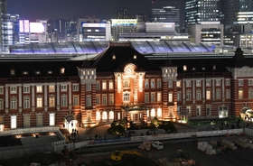2012年に復元された駅舎に再開業した東京ステーションホテル。20号室は2階中央付近にあった=東京都千代田区丸の内1(撮影・中西大二) 2012年に復元された駅舎に再開業した東京ステーションホテル。20号室は2階中央付近にあった=東京都千代田区丸の内1(撮影・中西大二)