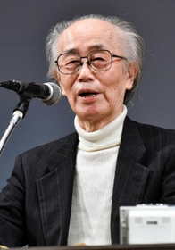 内橋克人氏=姫路市本町、あいめっせホール 内橋克人氏=姫路市本町、あいめっせホール