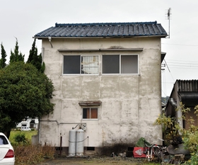 7月の捜索で銃6丁などが見つかった民家=29日、姫路市岡田 7月の捜索で銃6丁などが見つかった民家=29日、姫路市岡田