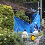 発砲があったとみられる現場住宅=5日午後、神戸市北区鈴蘭台東町