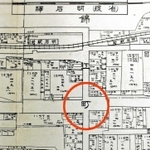 １９３７年作製の明石市中心部の地図。中央の丸印部分が現在の明石駅前交差点。東西の道路幅にずれがあることが確認できる（明石市提供）