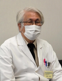 インタビューに応じる明石市立市民病院の藤本莊太郎理事長＝明石市鷹匠町