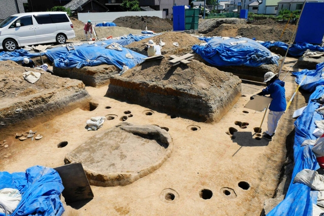 発掘調査で見つかった集落跡＝明石市太寺１